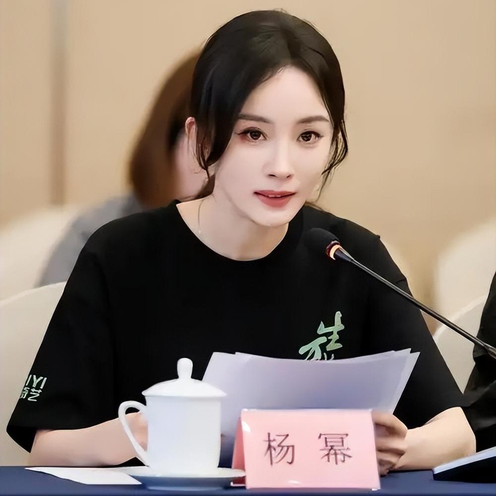 杨幂演技转型之路_杨幂视后实至名归_娱乐圈小说有杨幂