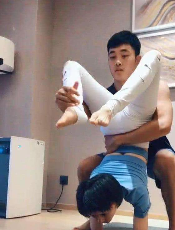 娱乐圈 健身  明星_健身狂魔女艺人_张天爱健身日常