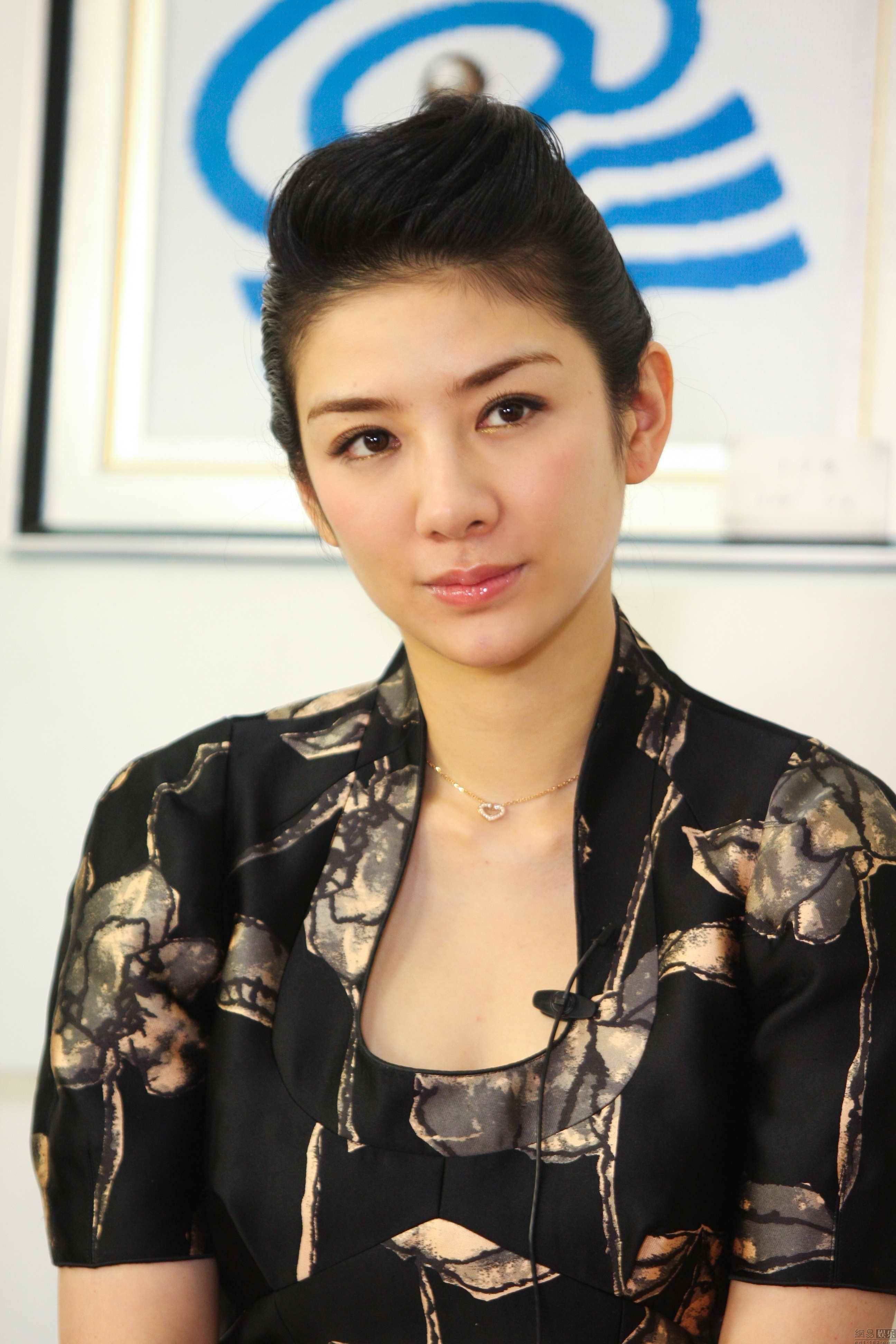 女星害怕的男星类型_揩油男明星的危害_男明星被女明星强吻