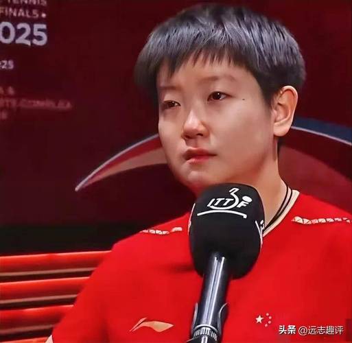 孙颖莎害羞捂脸，佘诗曼获奖谦让，这才是真高情商女星