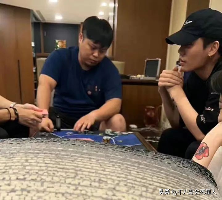 51吃瓜网李易峰6秒,_王一博被牵连事件_娱乐圈李易峰嫖娼事件