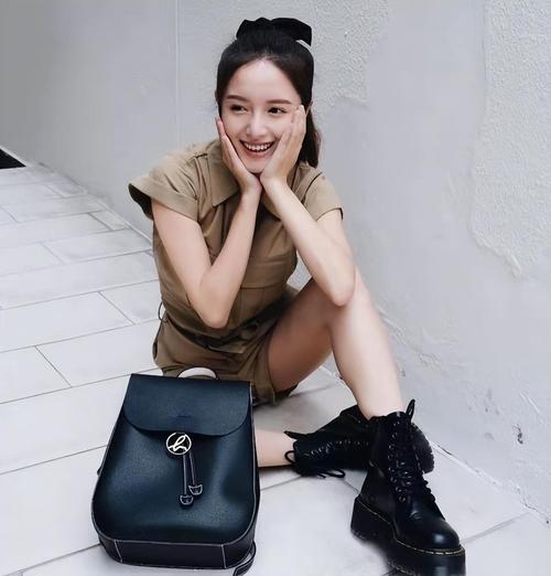 个子矮的女明星有哪些？看她们这样穿出高挑感